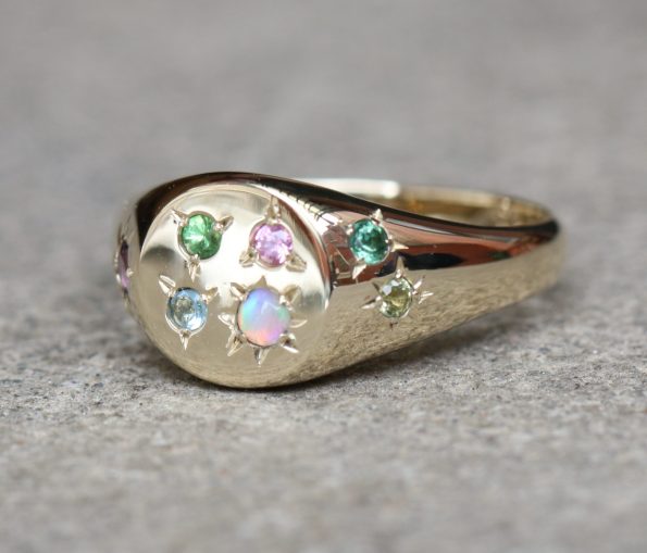 Cosmic Cluster Signet