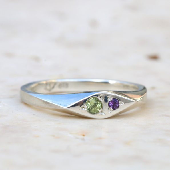 Petite Signet Ring