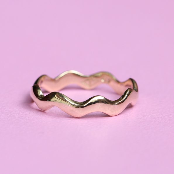Wavy Ring Gold - Image 4