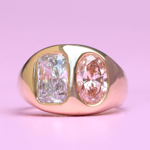Pink diamond ring with radiant diamond in gold
